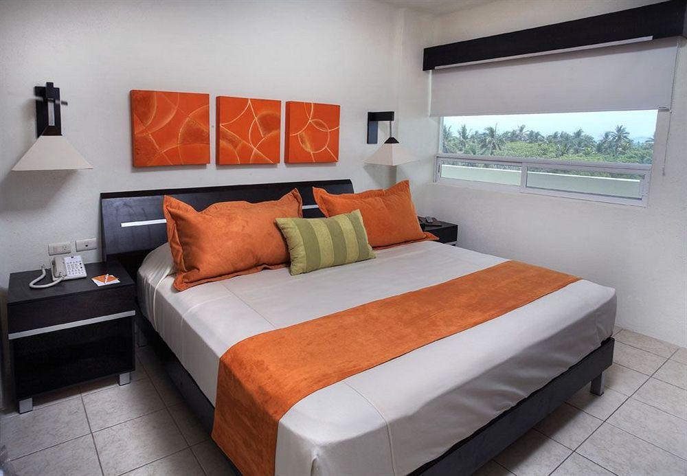 Camino Real Manzanillo Hotel Room photo