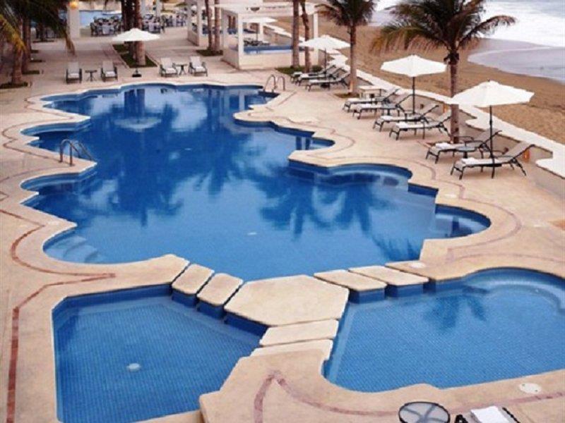 Camino Real Manzanillo Hotel Exterior photo